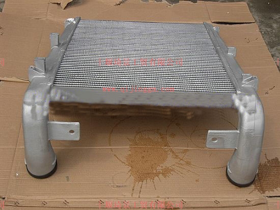 散热器总成1301ZD2A-001_东风康明斯/cumminsISF发动机配件